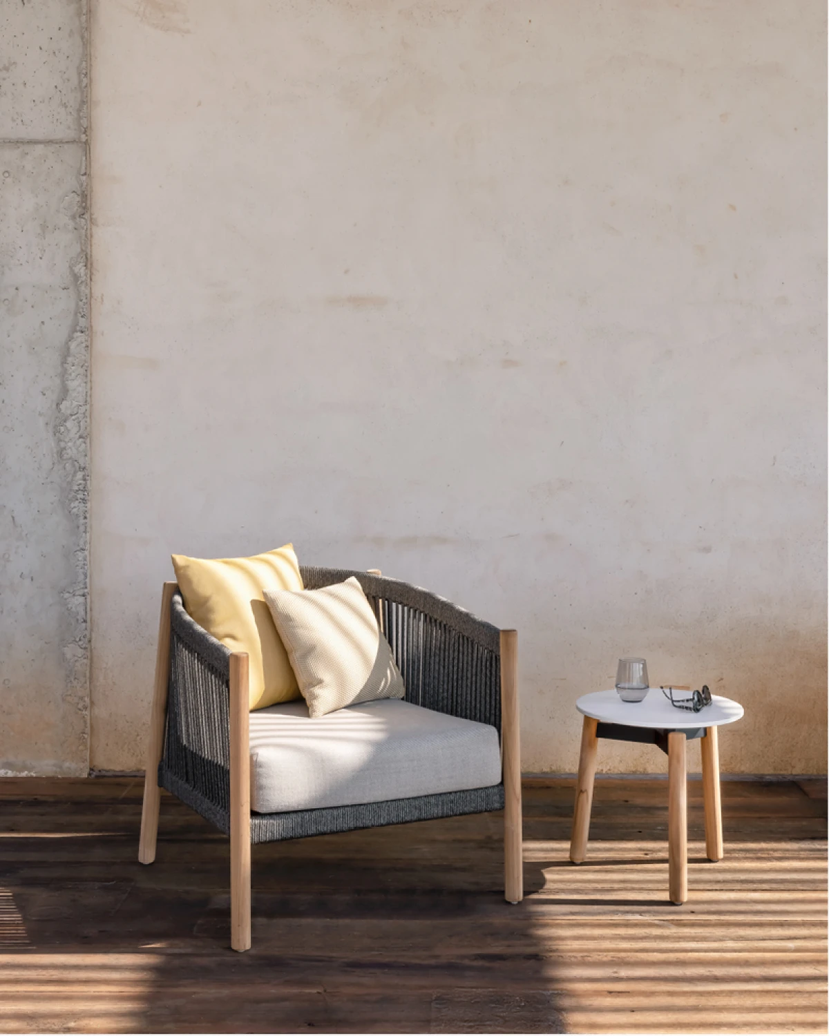 VincentSheppard_LentoLoungeChair_side table_thumbnail_800x1000_72dpi